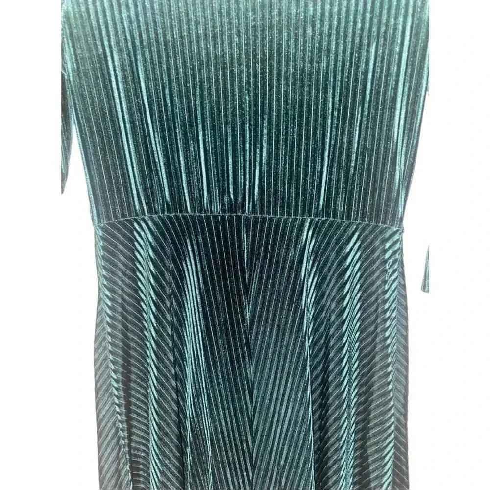 NEW Blooms In The City Velvet Dress sz Large Fitted Short Sleeve Stretch HOLIDAY - Picture 5 of 6